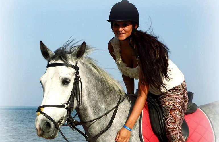 Pferde Reiten in Safaga: Reiten am Strand oder in der Wüste