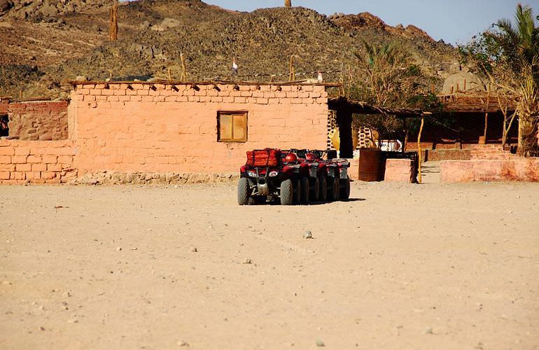 Quad Abenteuer in Safaga: Private Tour durch die Wüste mit Abendessen