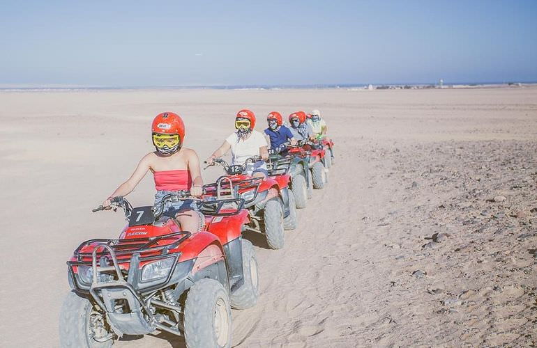 Privates Quad-Abenteuer am Strand bei Sonnenuntergang ab Safaga