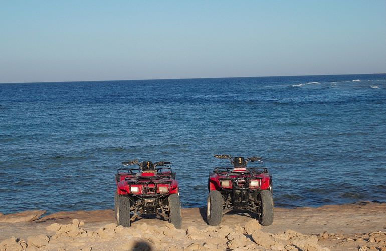 Privates Quad-Abenteuer am Strand bei Sonnenuntergang ab Safaga